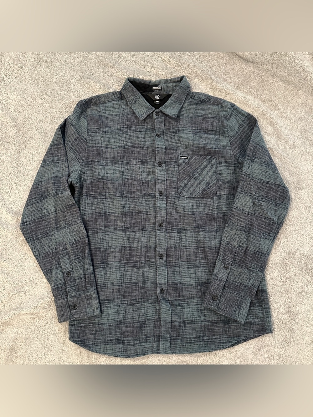 Volcom Men's Slate Plaid Button-Up Shirt - Like New!